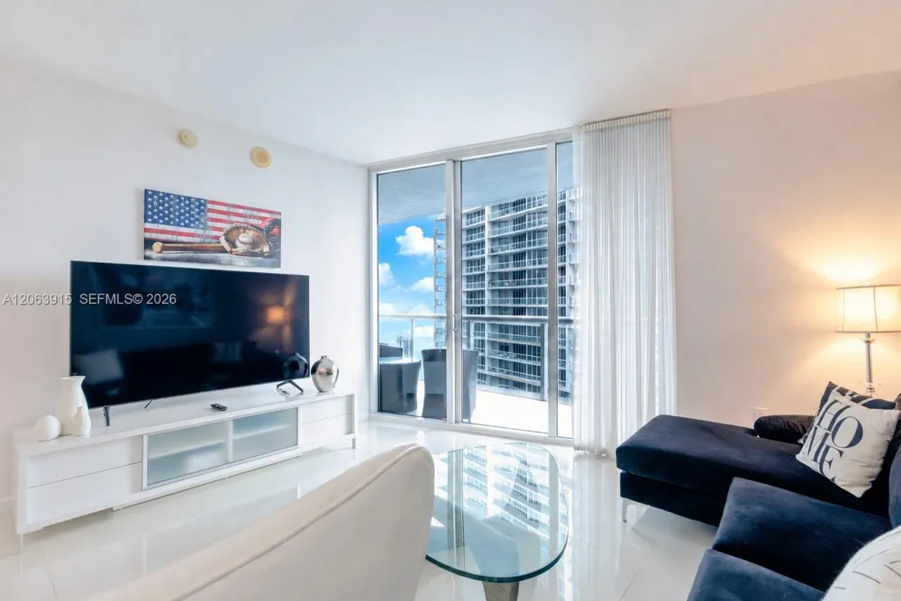 475 Brickell Ave #4511 Miami, FL 33131