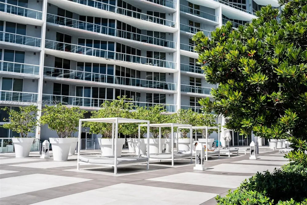 475 Brickell Ave #4511 Miami, FL 33131