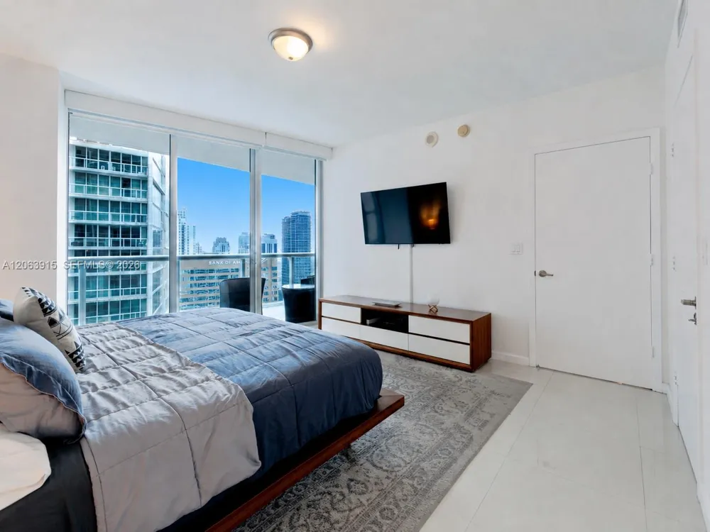 475 Brickell Ave #4511 Miami, FL 33131