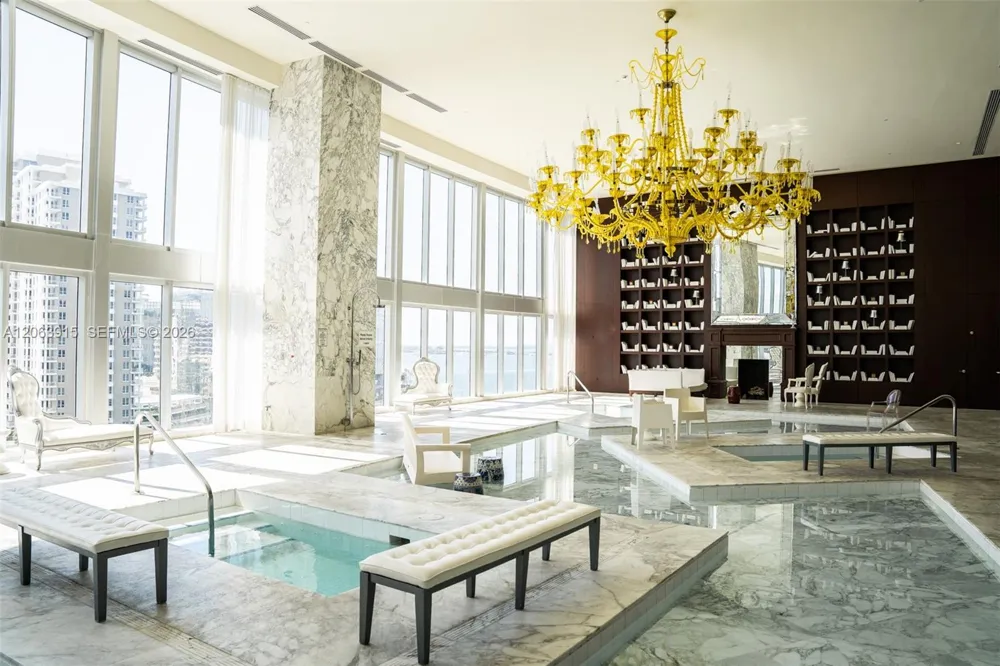 475 Brickell Ave #4511 Miami, FL 33131