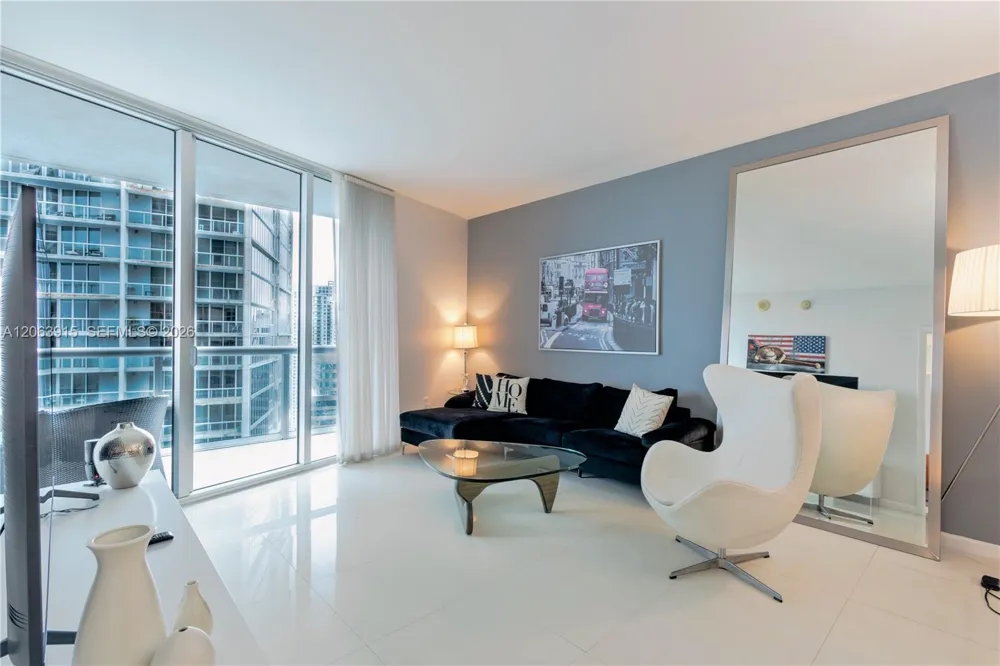 475 Brickell Ave #4511 Miami, FL 33131