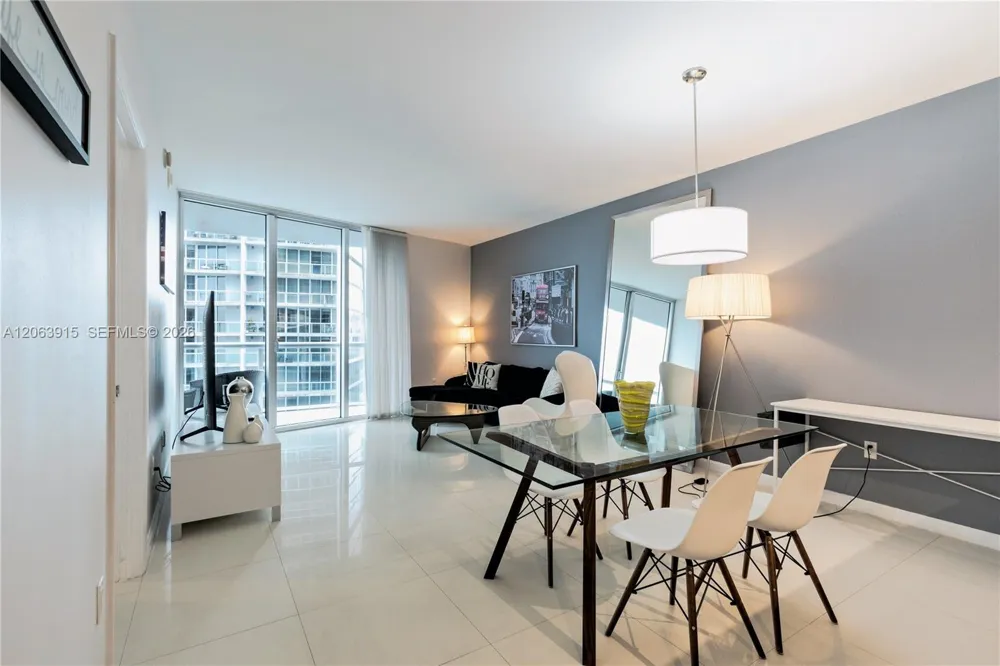 475 Brickell Ave #4511 Miami, FL 33131