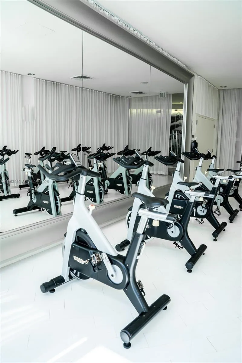 475 Brickell Ave #4511 Miami, FL 33131