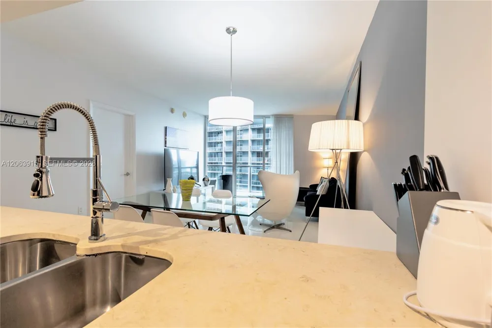 475 Brickell Ave #4511 Miami, FL 33131