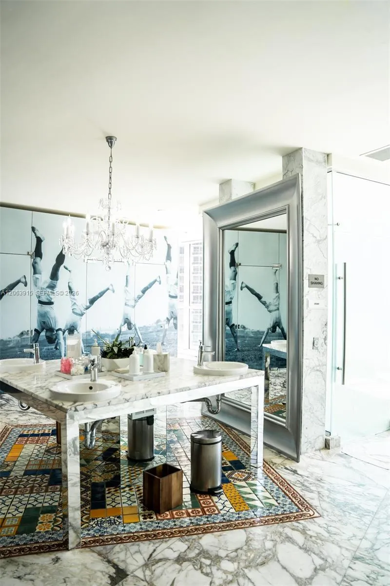 475 Brickell Ave #4511 Miami, FL 33131