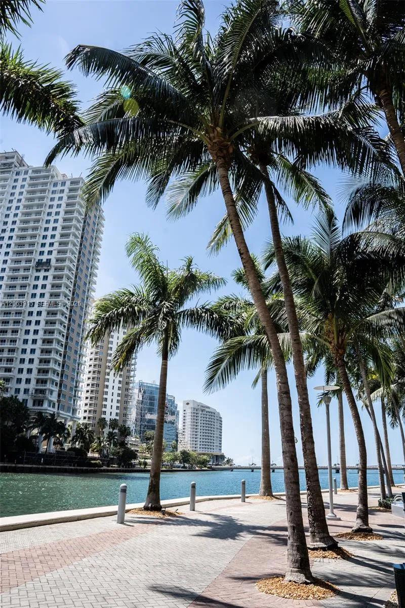 475 Brickell Ave #4511 Miami, FL 33131
