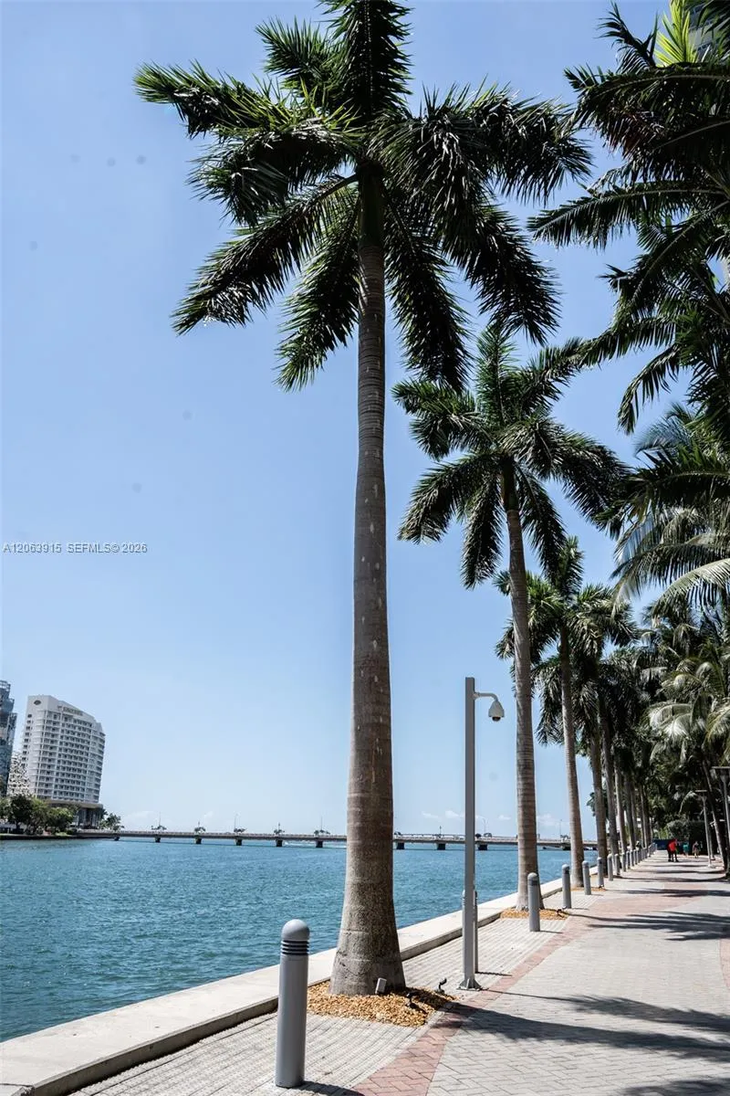 475 Brickell Ave #4511 Miami, FL 33131