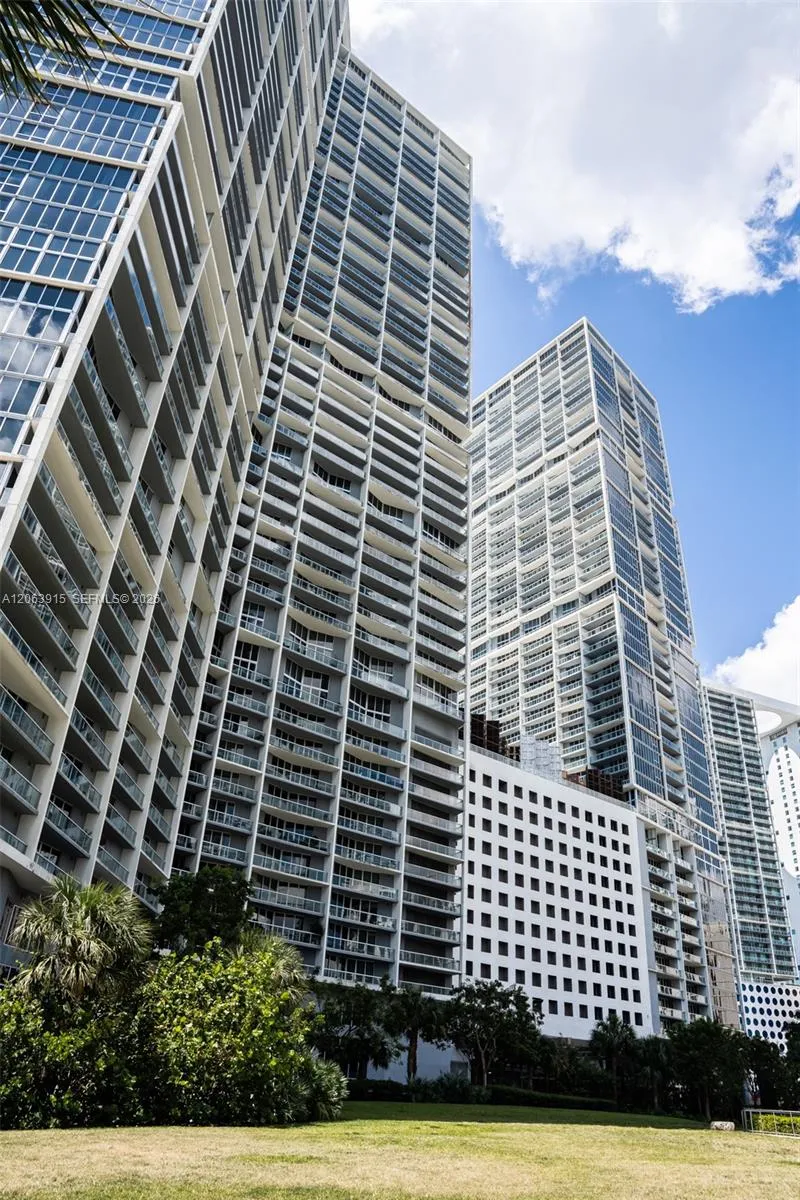 475 Brickell Ave #4511 Miami, FL 33131
