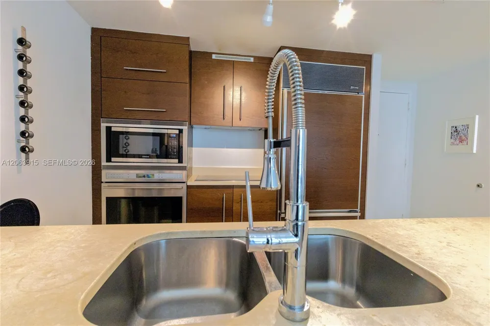475 Brickell Ave #4511 Miami, FL 33131