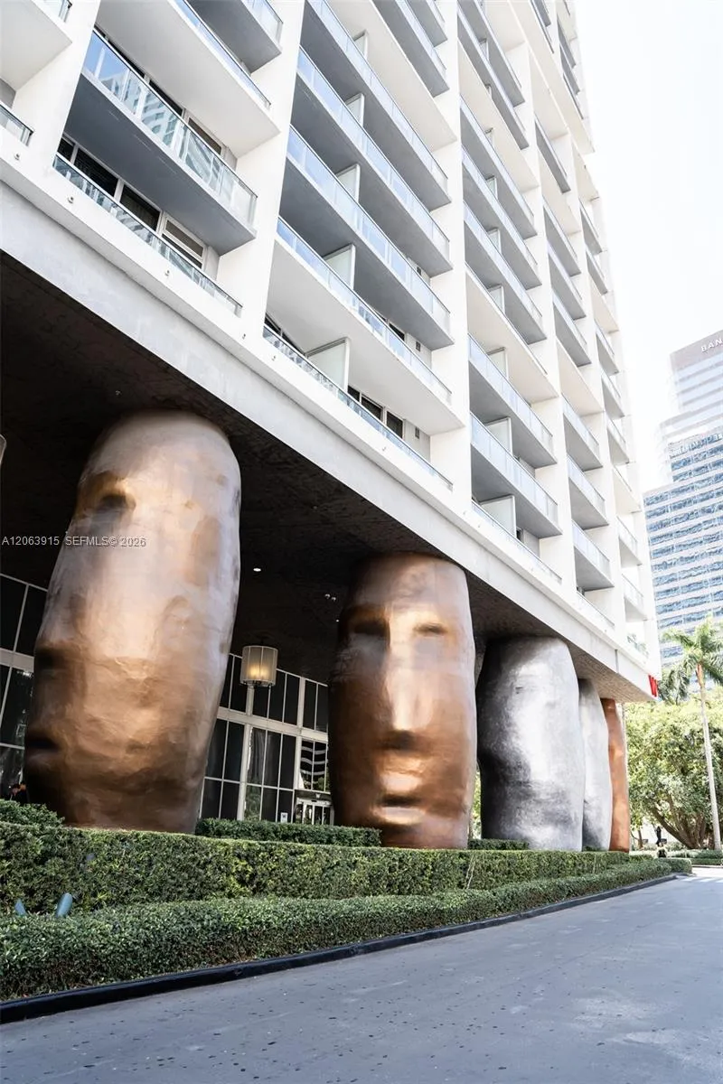 475 Brickell Ave #4511 Miami, FL 33131