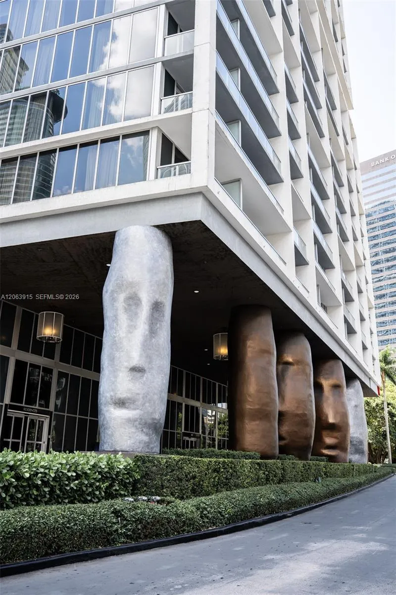 475 Brickell Ave #4511 Miami, FL 33131