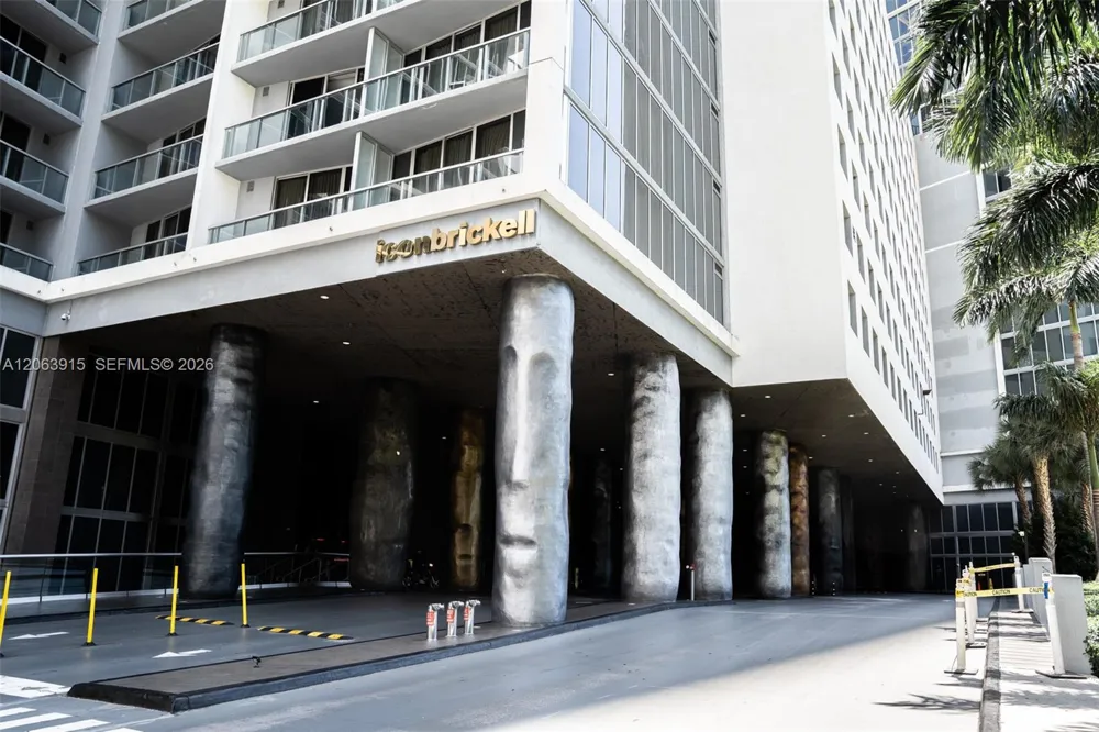475 Brickell Ave #4511 Miami, FL 33131