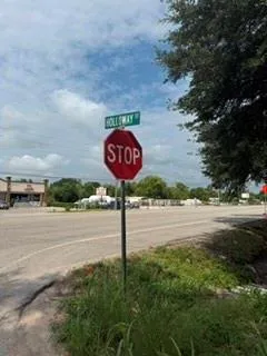 Hwy 6 And Holloway