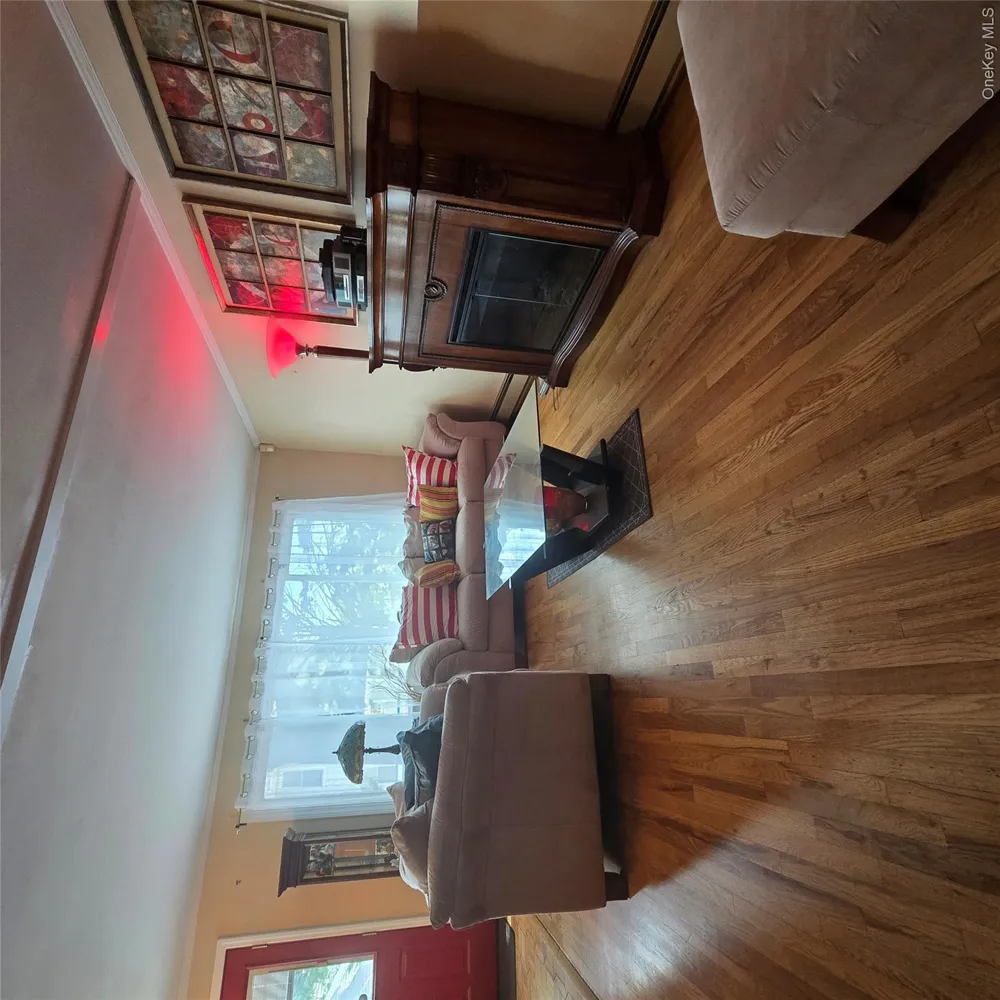 148 Cedar Street Valley Stream, NY 11580