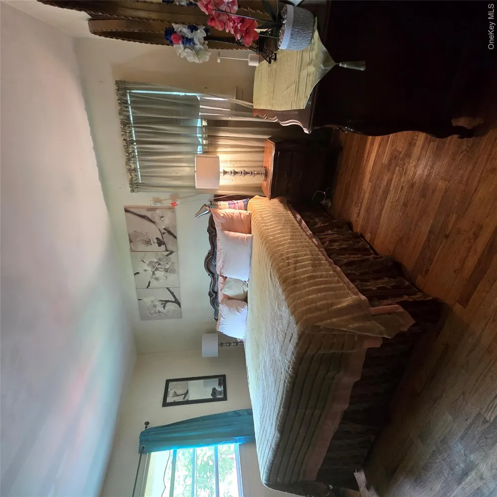148 Cedar Street Valley Stream, NY 11580