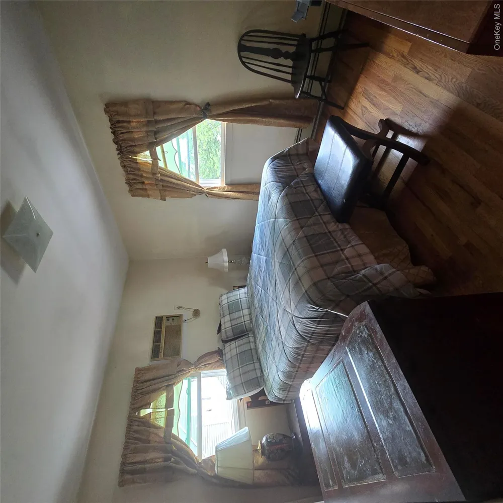 148 Cedar Street Valley Stream, NY 11580