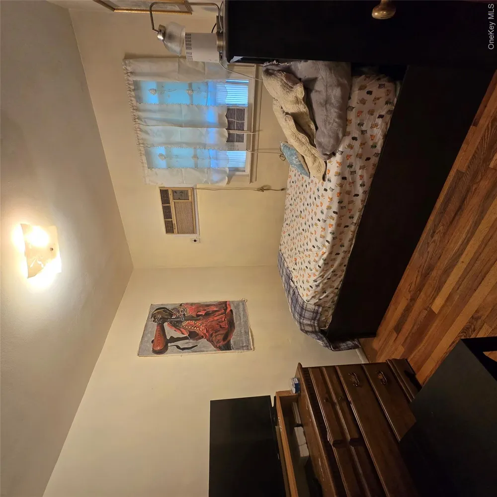 148 Cedar Street Valley Stream, NY 11580