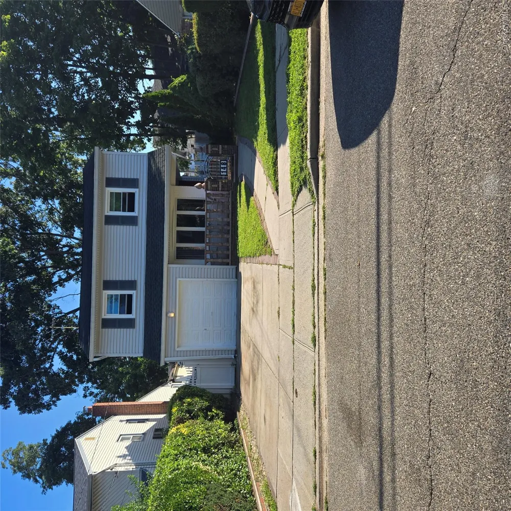 148 Cedar Street Valley Stream, NY 11580