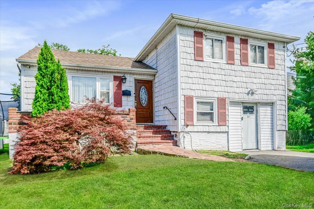 30 Cheshire Road Inwood, NY 11096