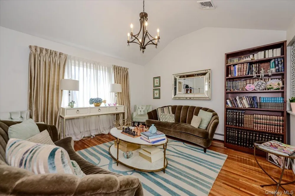 30 Cheshire Road Inwood, NY 11096