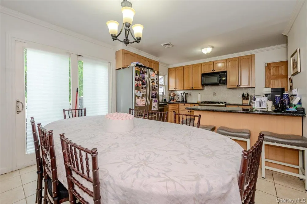 30 Cheshire Road Inwood, NY 11096