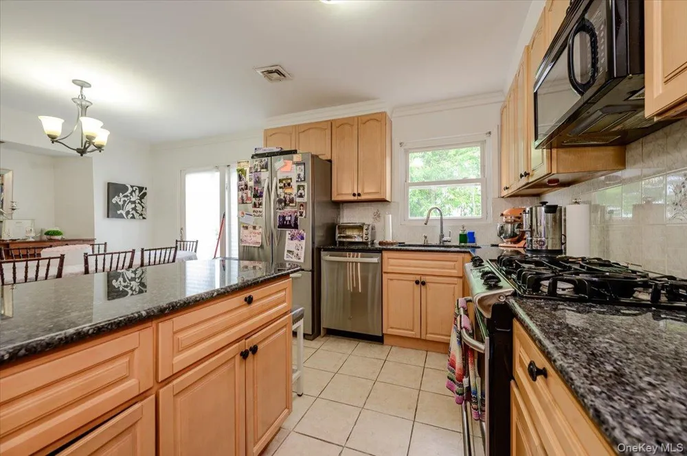 30 Cheshire Road Inwood, NY 11096