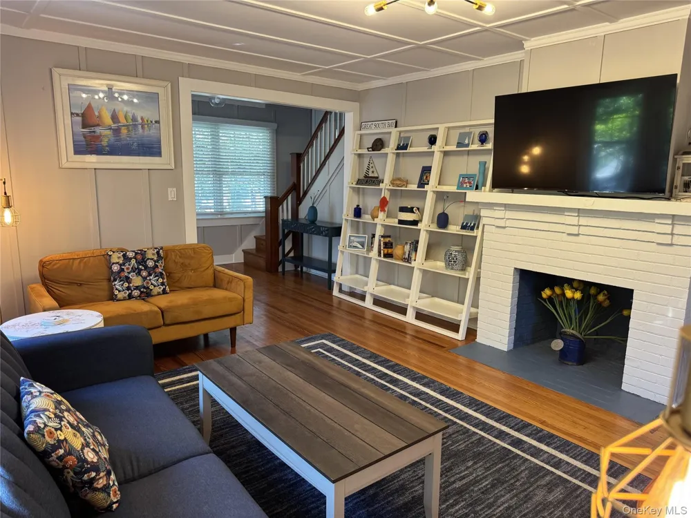 46 crescent Avenue Seaview, NY 11770