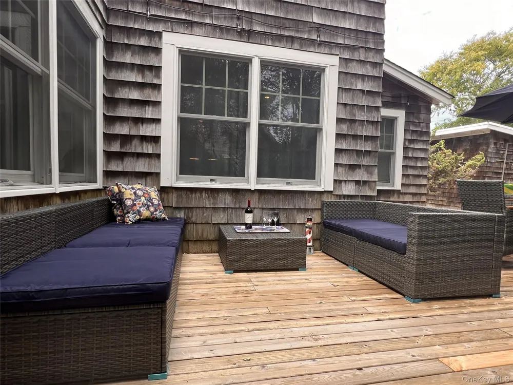 46 crescent Avenue Seaview, NY 11770