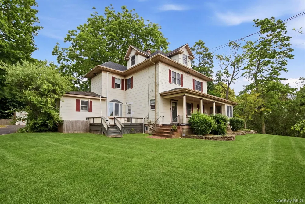 863 Lake Road Huntington, NY 11743