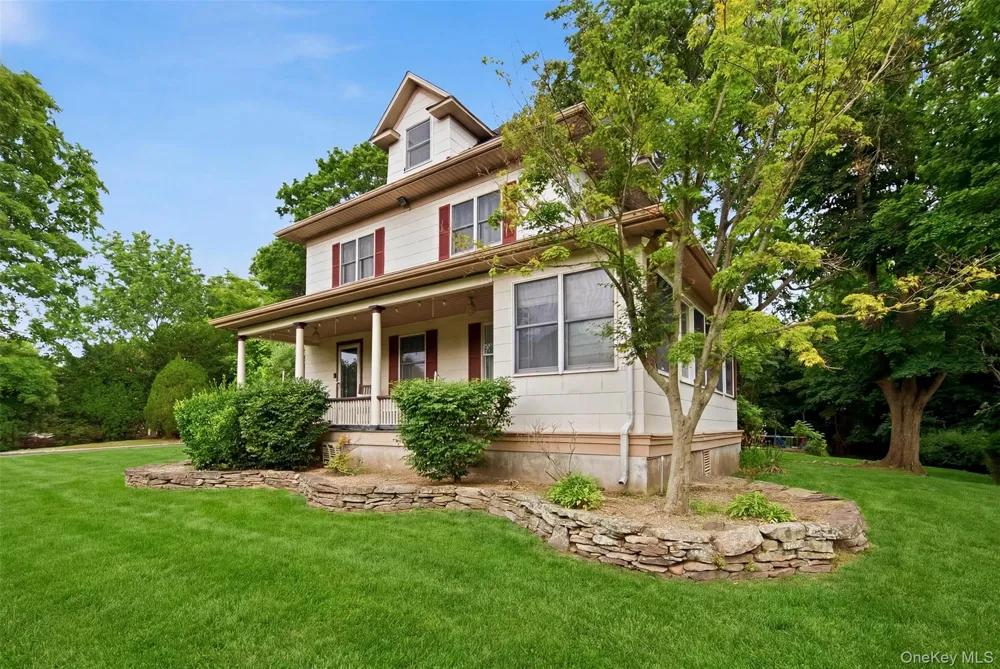 863 Lake Road Huntington, NY 11743
