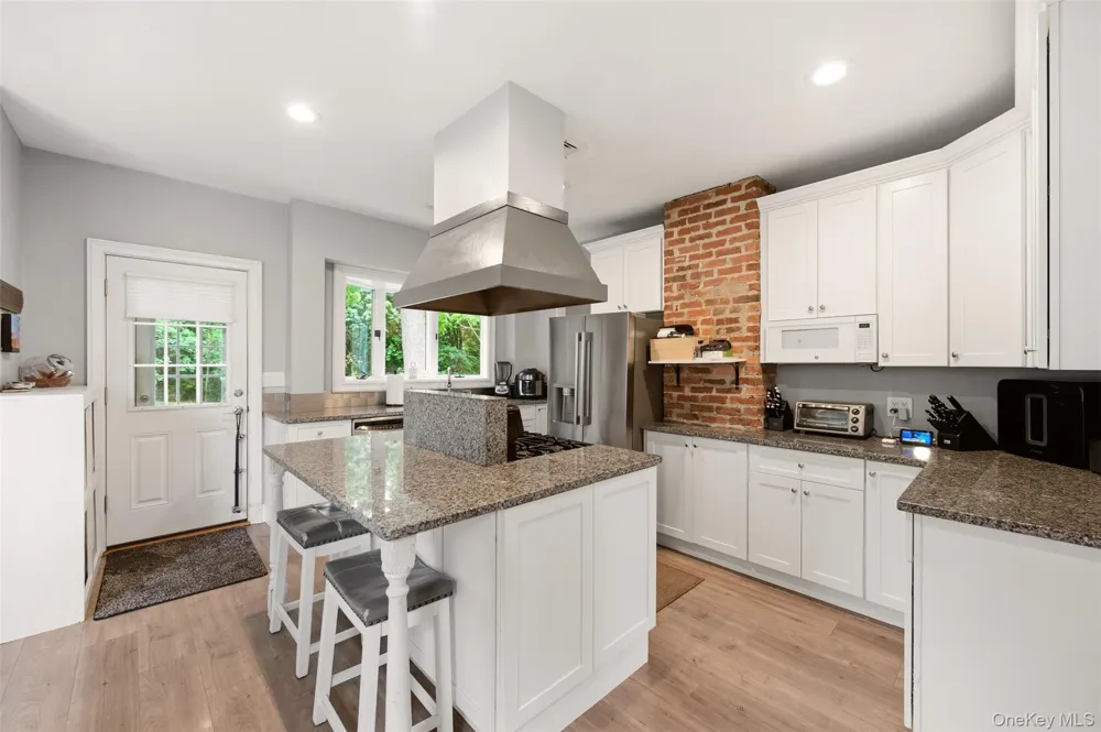 863 Lake Road Huntington, NY 11743