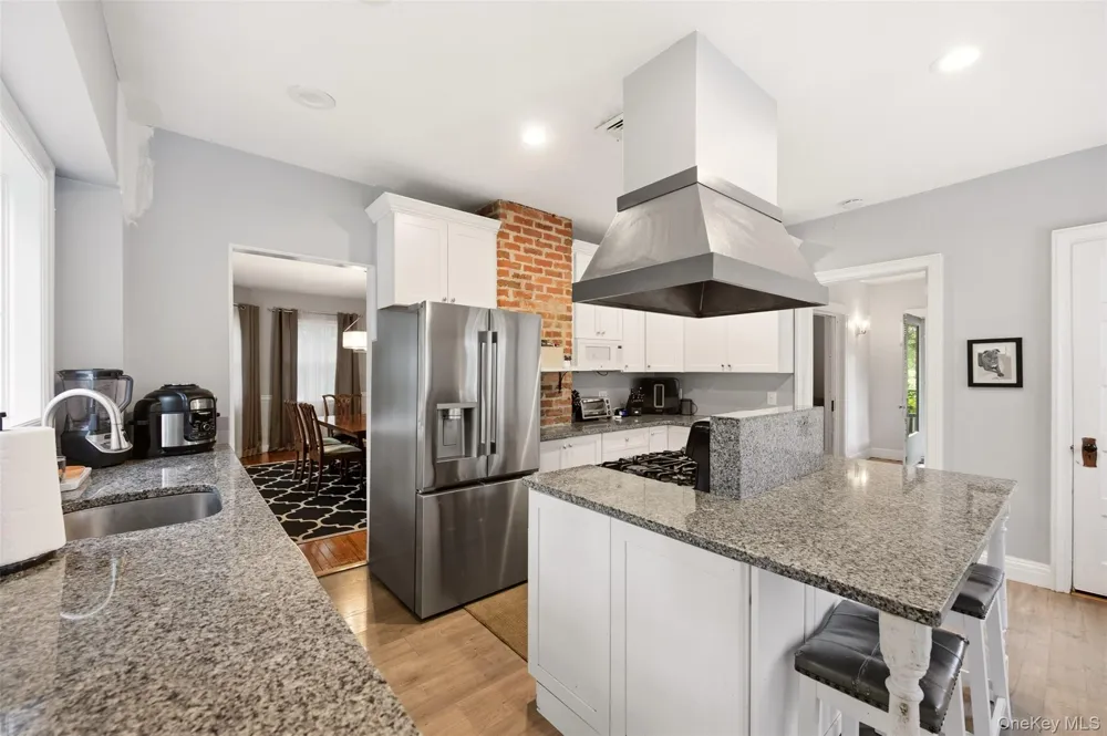 863 Lake Road Huntington, NY 11743