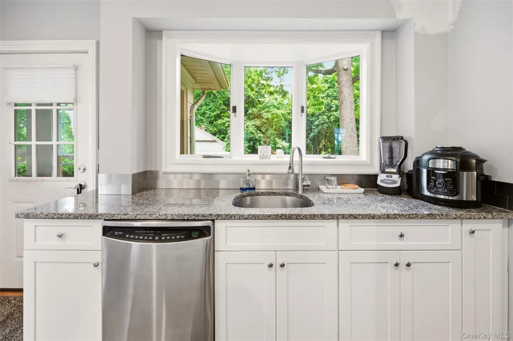 863 Lake Road Huntington, NY 11743