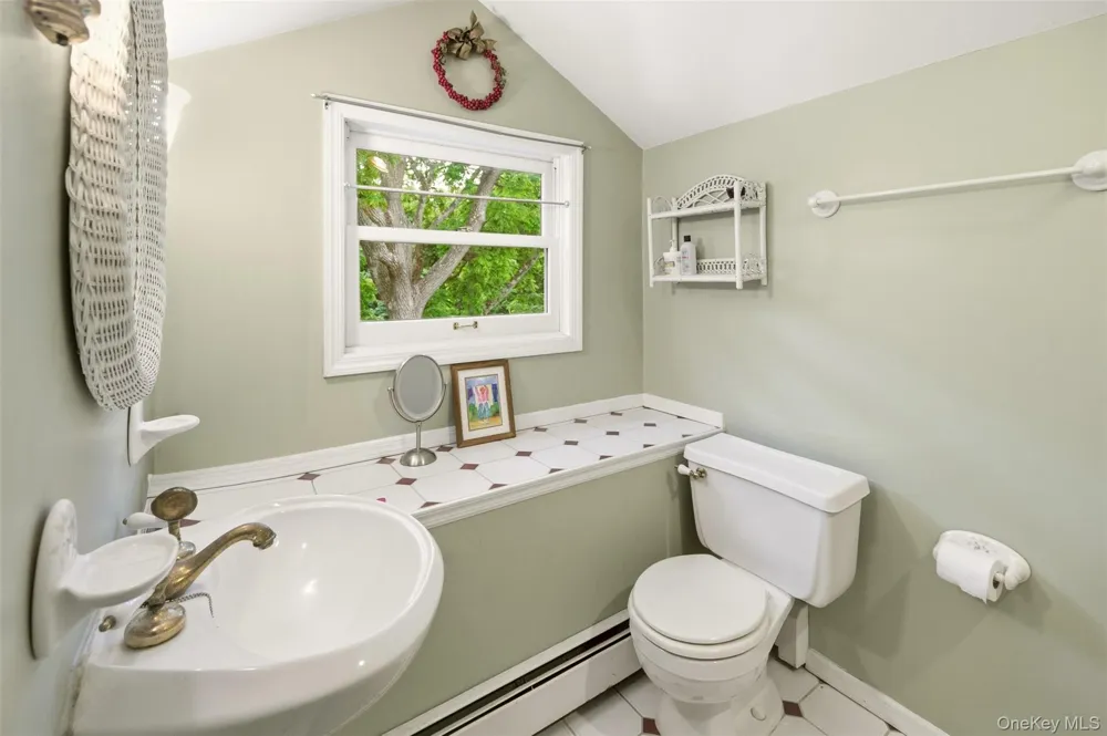 863 Lake Road Huntington, NY 11743