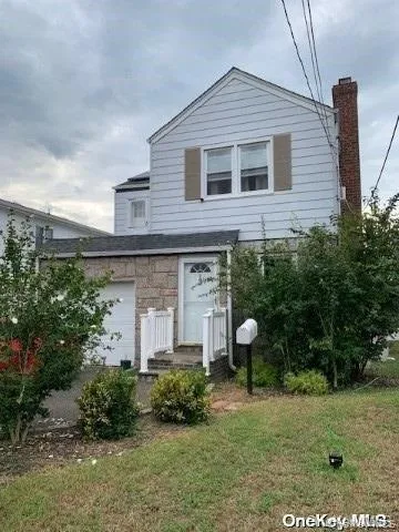 187 Perry Street Hempstead, NY 11550