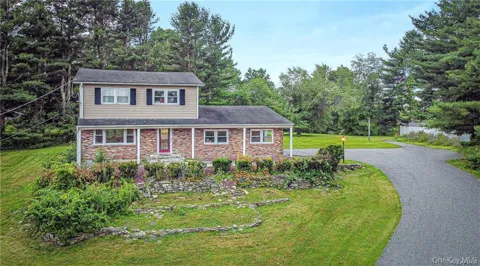 7 Knoll Court