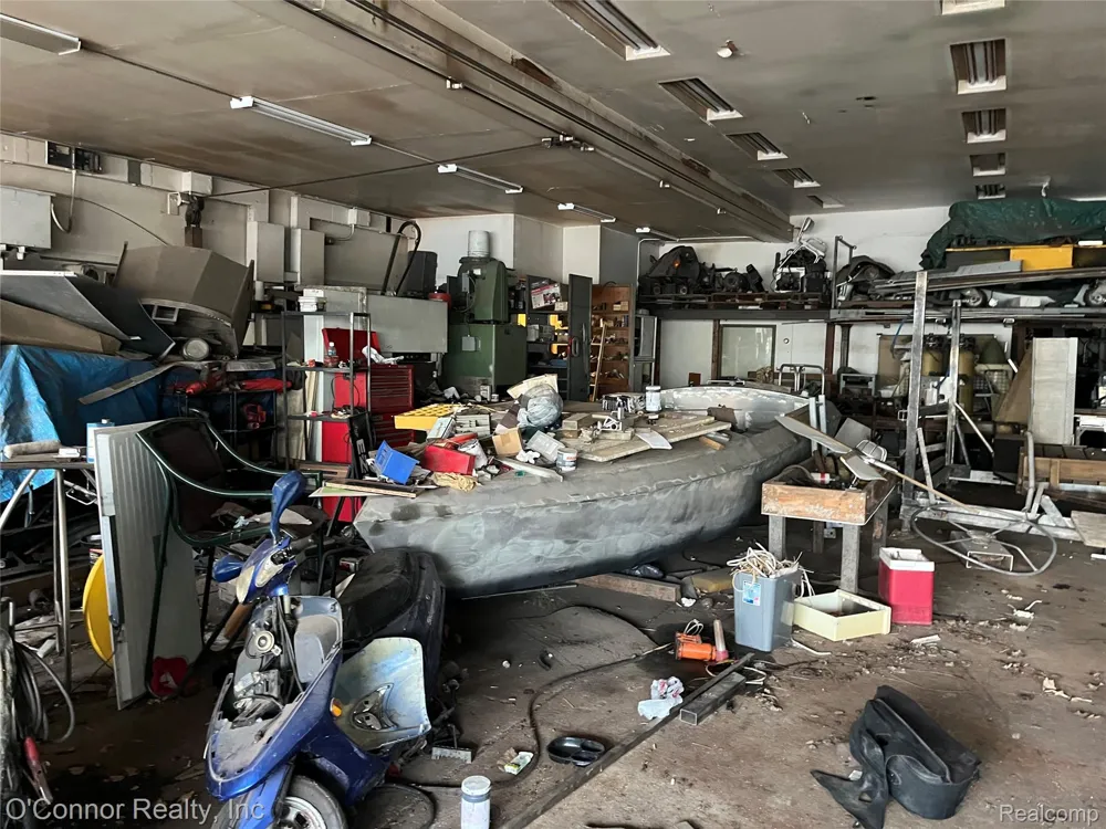1100 La Croix Road Clay Township, MI 48028