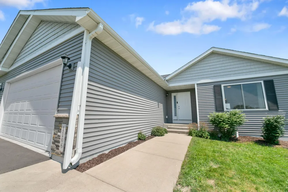 1106 Rolling Hills Drive NW Montgomery, MN 56069