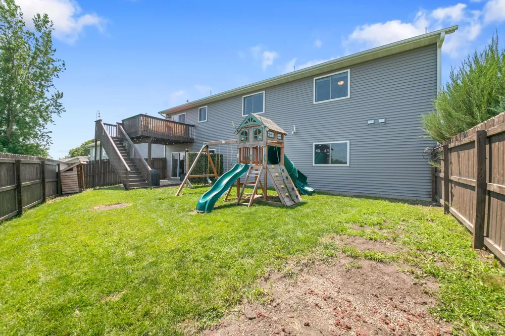 1106 Rolling Hills Drive NW Montgomery, MN 56069