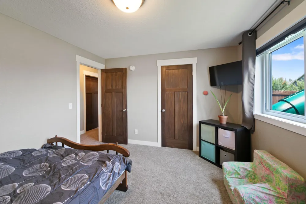 1106 Rolling Hills Drive NW Montgomery, MN 56069