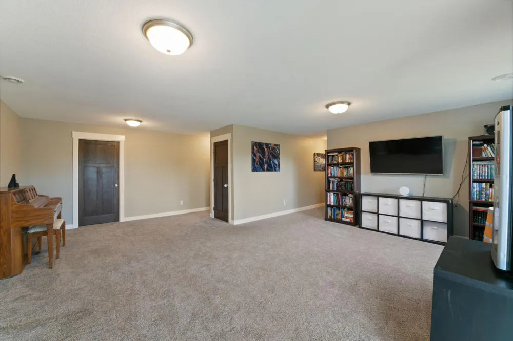 1106 Rolling Hills Drive NW Montgomery, MN 56069