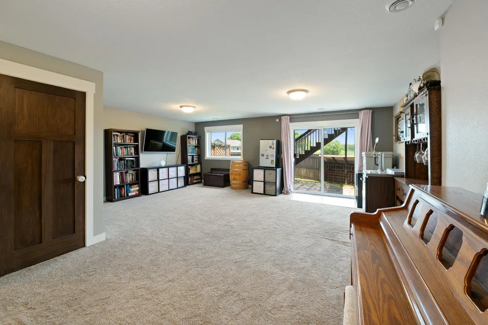 1106 Rolling Hills Drive NW Montgomery, MN 56069