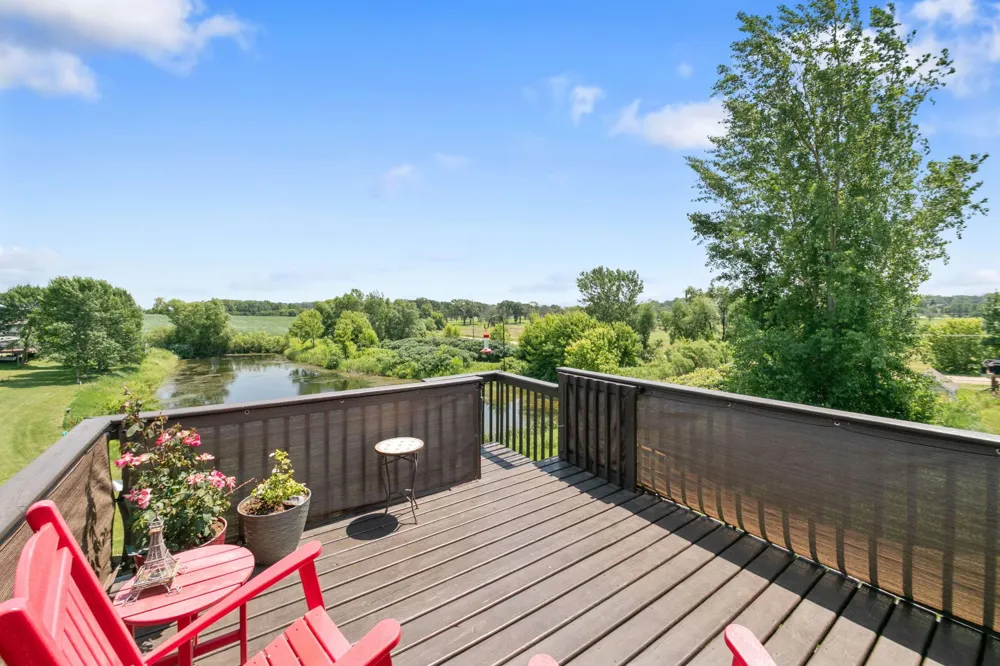 1106 Rolling Hills Drive NW Montgomery, MN 56069