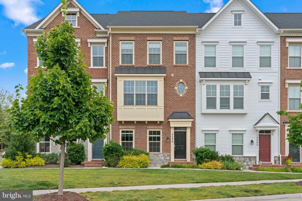 5284 RIDGEVIEW RETREAT DRIVE Chantilly, VA 20151