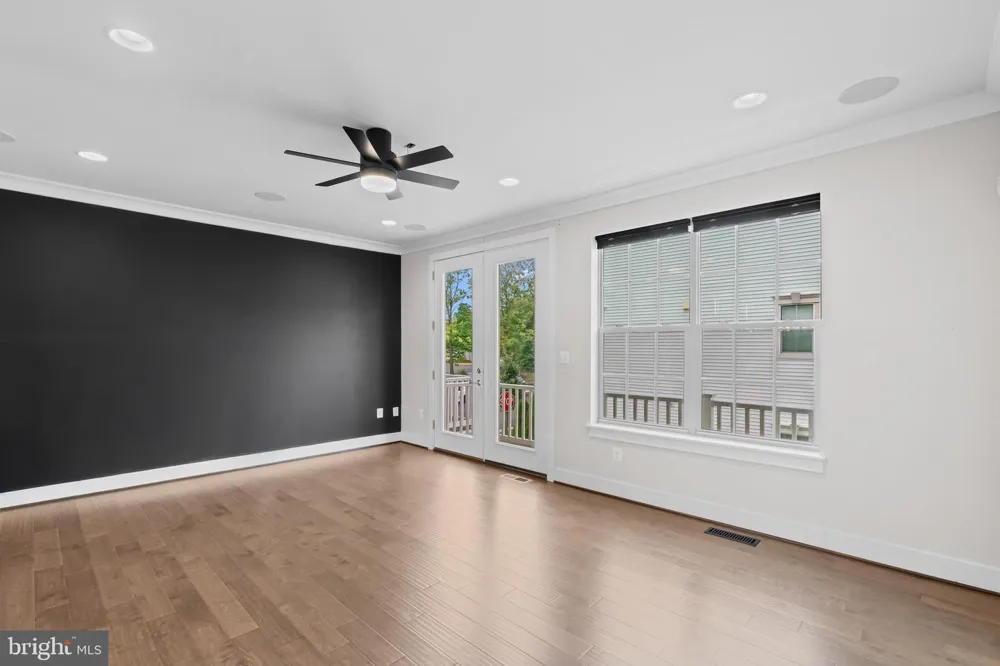 5284 RIDGEVIEW RETREAT DRIVE Chantilly, VA 20151