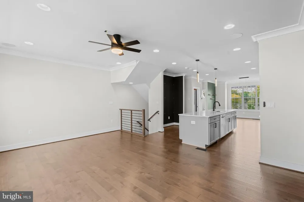 5284 RIDGEVIEW RETREAT DRIVE Chantilly, VA 20151