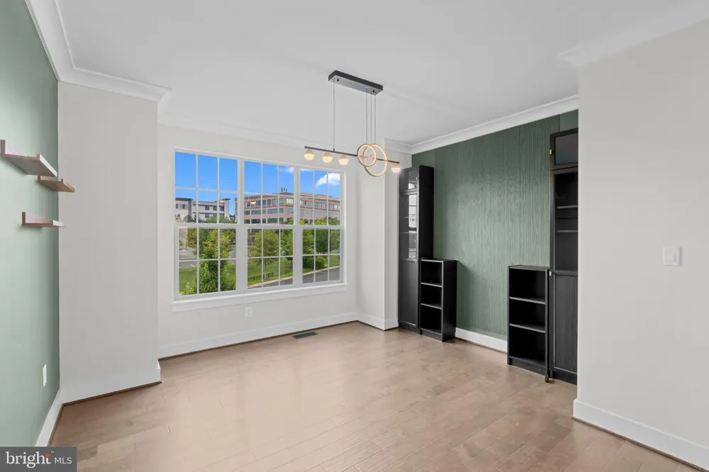 5284 RIDGEVIEW RETREAT DRIVE Chantilly, VA 20151