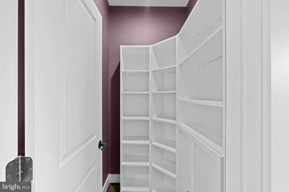 5284 RIDGEVIEW RETREAT DRIVE Chantilly, VA 20151