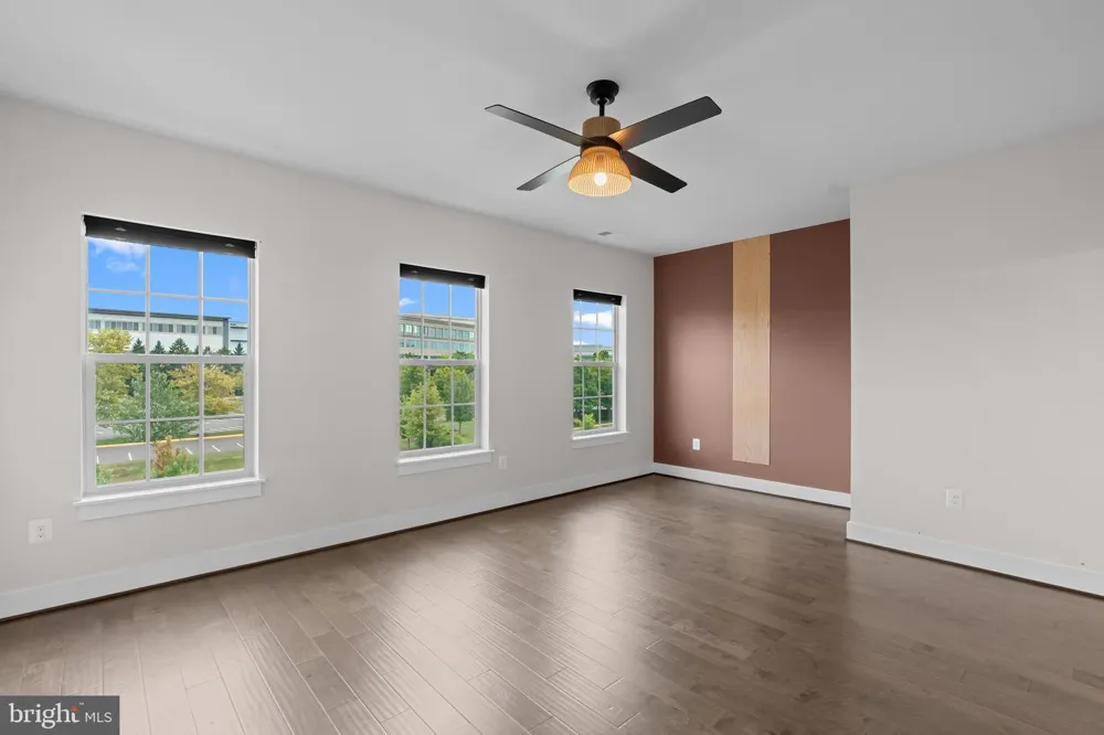 5284 RIDGEVIEW RETREAT DRIVE Chantilly, VA 20151