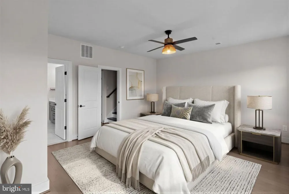 5284 RIDGEVIEW RETREAT DRIVE Chantilly, VA 20151
